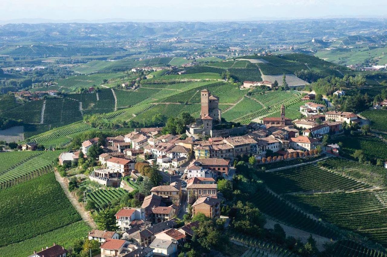 Locanda Italia Serralunga d'Alba Exterior photo